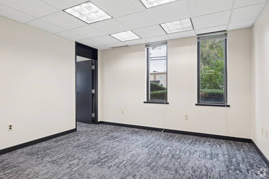 More Photos Of 58 Concord St, North Reading Office For Lease