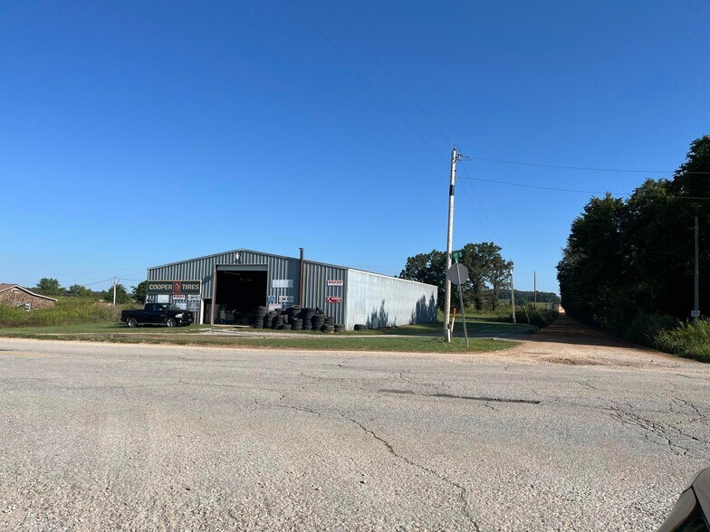 Primary Photo Of 22920 Oklahoma 20 Hwy, Jay Auto Repair For Sale