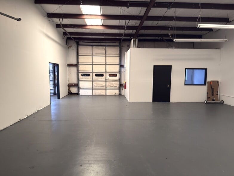 More Photos Of 5475 Williamsburg Dr, Punta Gorda Warehouse For Lease