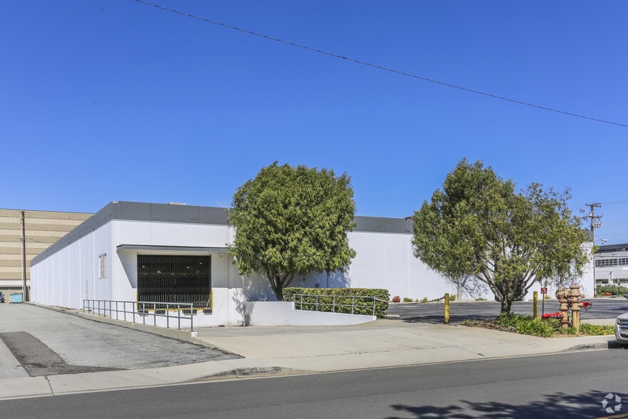 More Photos Of 215 S Douglas St, El Segundo Manufacturing For Lease