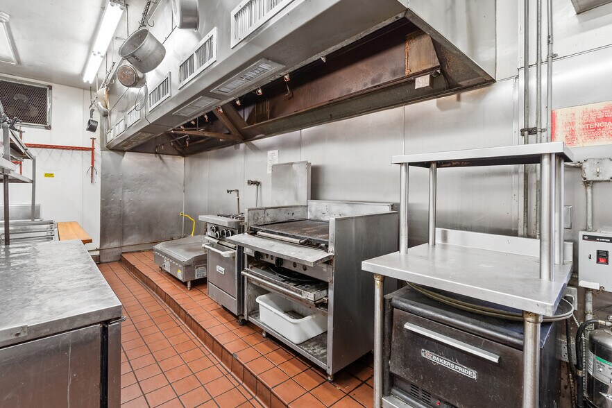 More Photos Of 700 N Salina St, Syracuse Restaurant For Sale