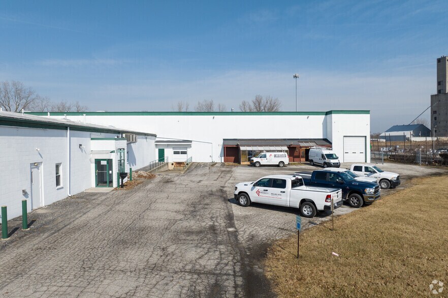 More Photos Of 5056 Angola Rd, Toledo Manufacturing For Lease