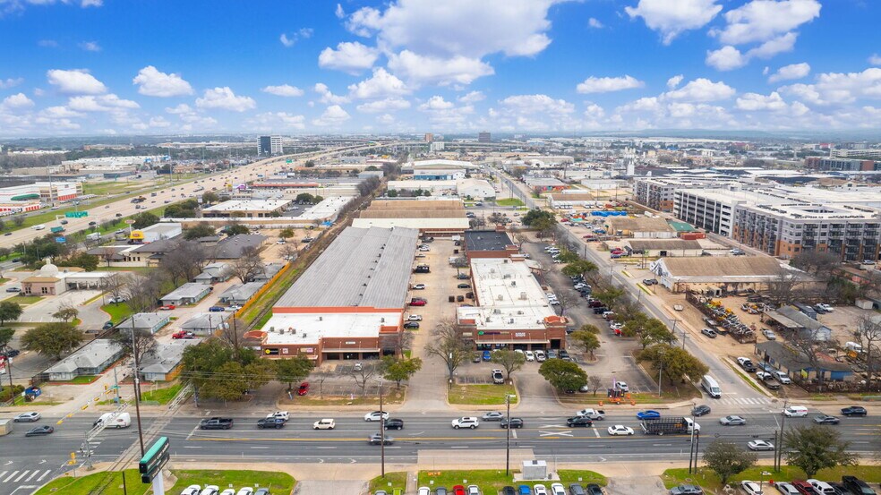 More Photos Of 4201 Congress Ave S, Austin Unknown For Lease