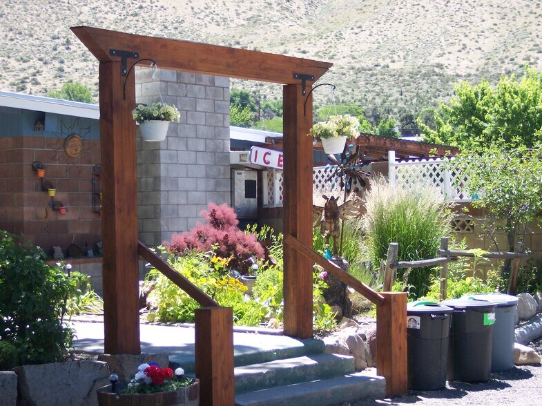 More Photos Of 107045 US Highway 395, Coleville Hotel For Sale