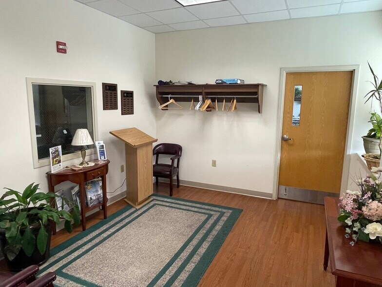 More Photos Of 530 N Locust St, Hagerstown Office For Sale