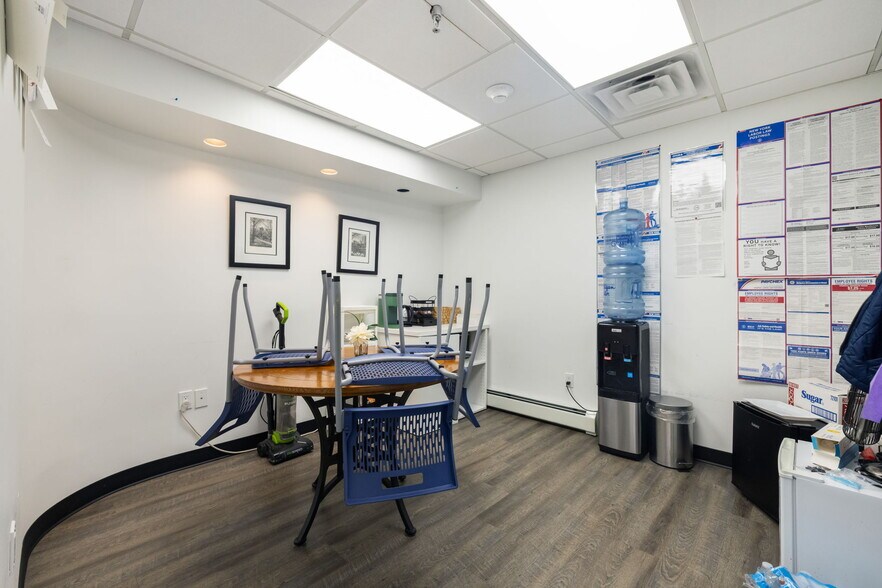 More Photos Of 500 New Hempstead Rd, New City Medical For Sale
