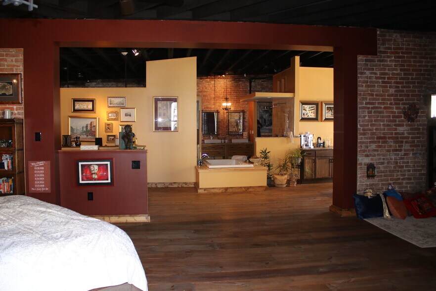 More Photos Of 537 Main St, Buffalo Storefront Retail Residential For Sale