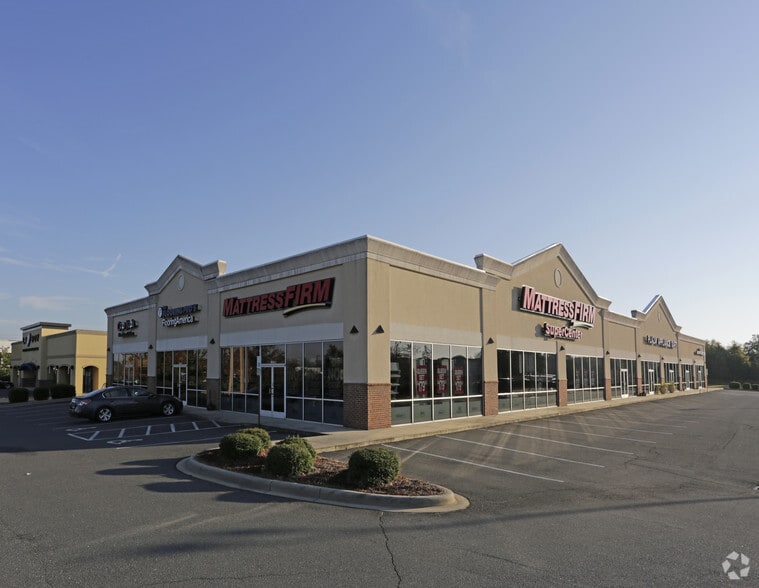 More Photos Of 11523 Carolina Place Pky, Pineville Unknown For Lease