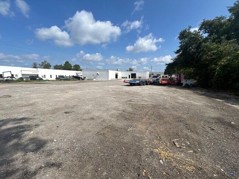 More Photos Of 1325 White Dr, Titusville Warehouse For Lease