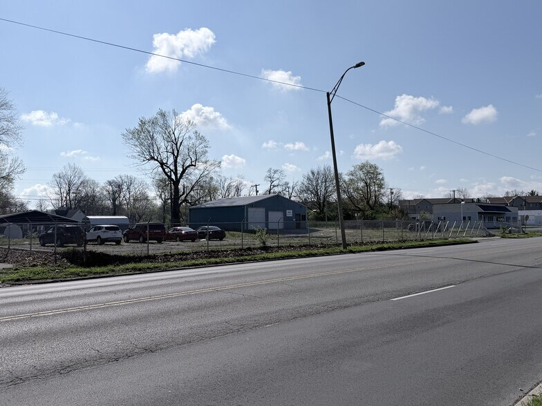 More Photos Of 810 N Dr Martin Luther King Jr Blvd, Muncie Freestanding For Sale