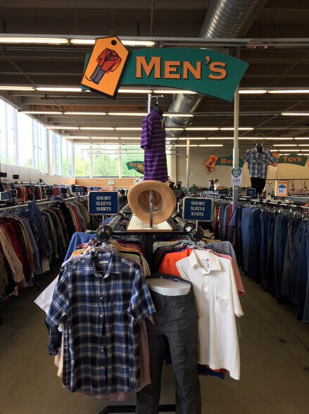 More Photos Of 400-410 El Camino Ave, Sacramento Supermarket For Sale