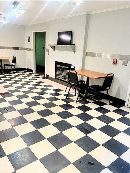 More Photos Of 1104 Old Charlotte Rd, White Bluff Assisted Living For Lease