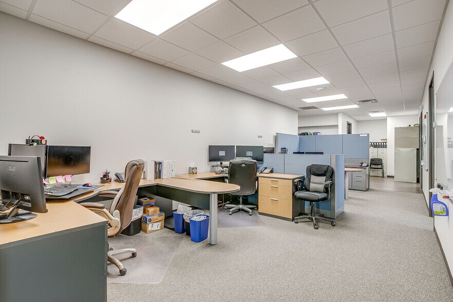 More Photos Of 949 Hilltop Dr, Weatherford Office For Lease