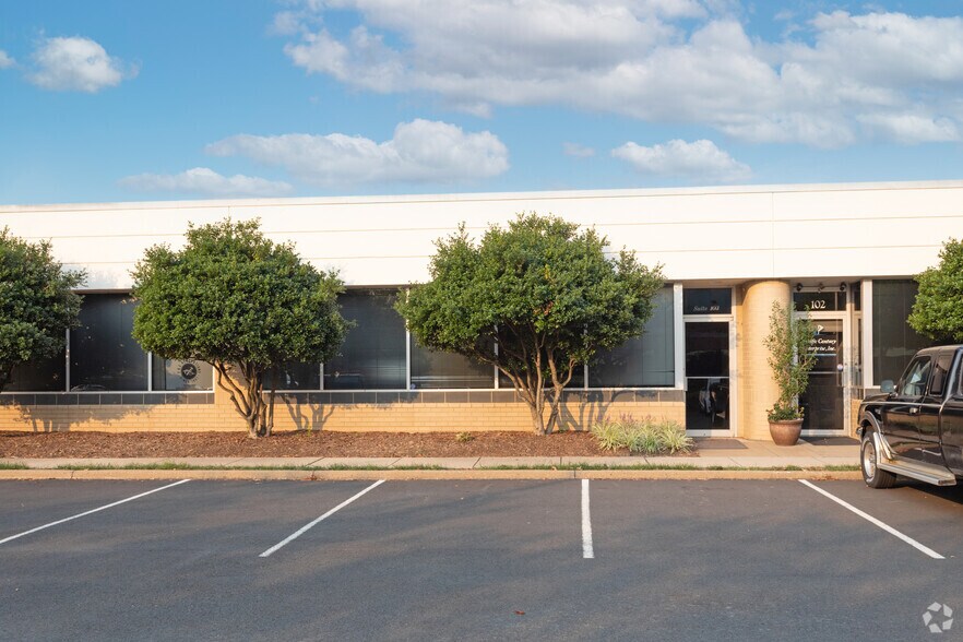 More Photos Of 4451 Brookfield Corporate Dr, Chantilly Office For Lease