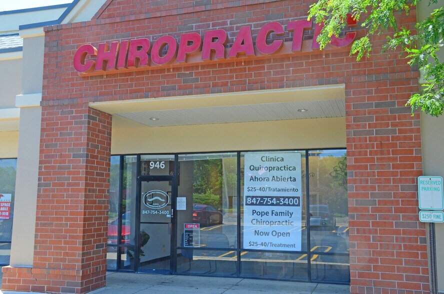 More Photos Of 910-946 N Green Bay Rd, Waukegan General Retail For Lease