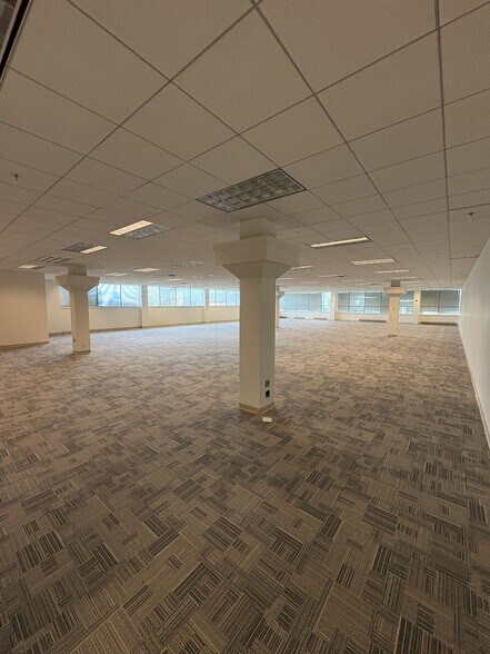 More Photos Of 5300 Kings Island Dr, Mason Office For Sale