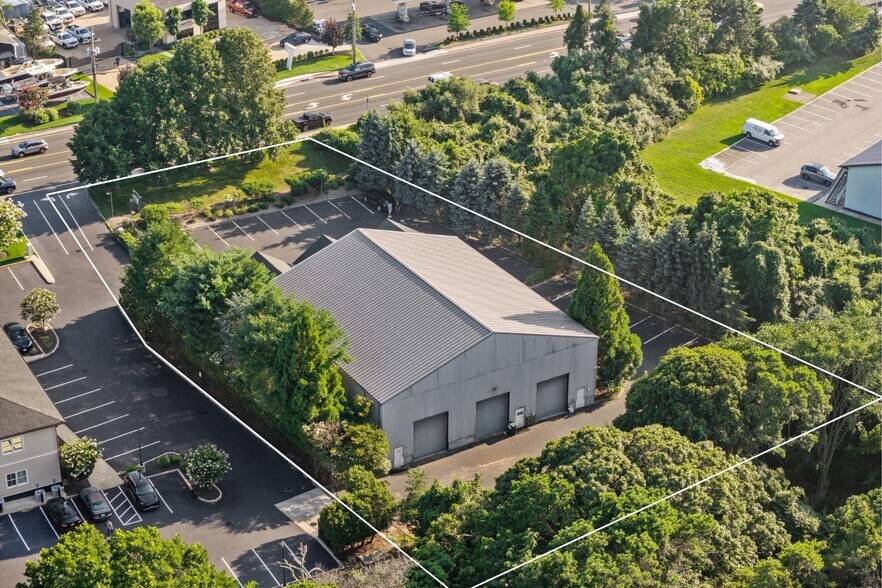 More Photos Of 1625 County 39 Rd, Southampton Flex For Sale