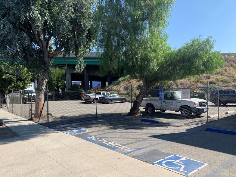 More Photos Of 110 W Providencia Ave, Burbank Flex For Lease