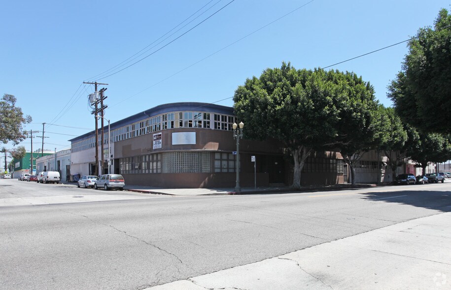 Primary Photo Of 2100 S Broadway, Los Angeles Warehouse For Lease