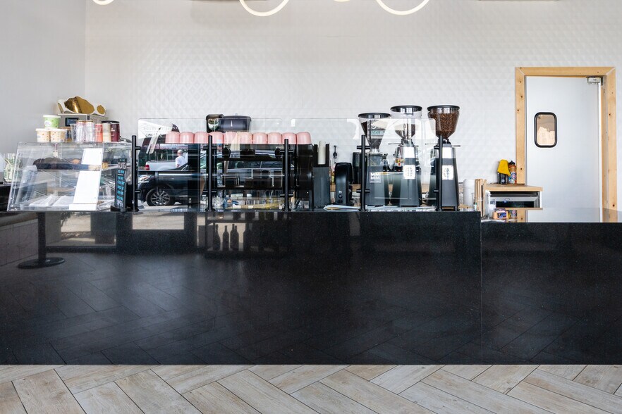More Photos Of 170 Main St, Vista Apartments For Lease