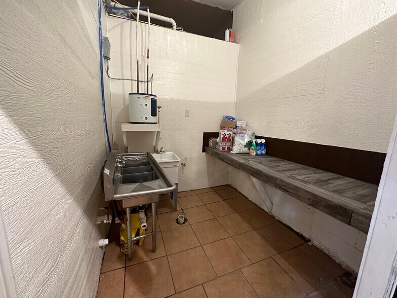 More Photos Of 6401 E 12th St, Kansas City Restaurant For Sale