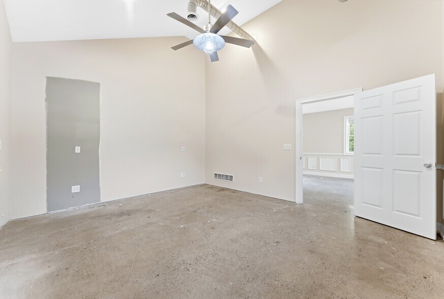 More Photos Of 351 Scotts Run Rd, Maidsville Office Residential For Lease