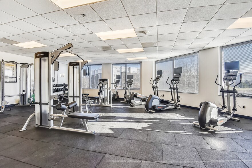 More Photos Of 2550 Wasser Ter, Herndon Office For Sale