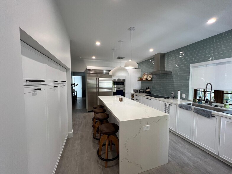 More Photos Of 511 16th St, Miami Beach Hospitality For Sale