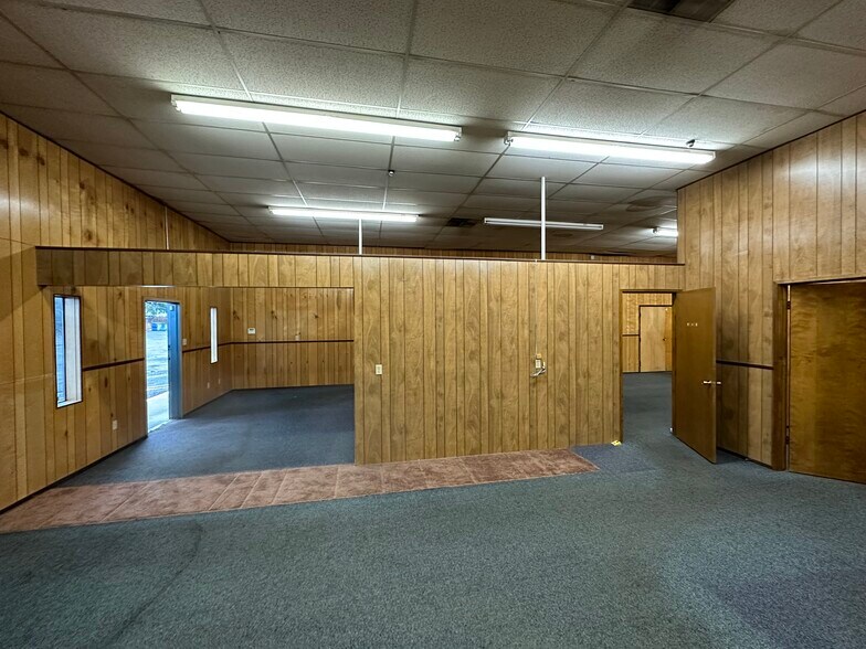 More Photos Of 2549 Yosemite Blvd, Modesto Warehouse For Lease