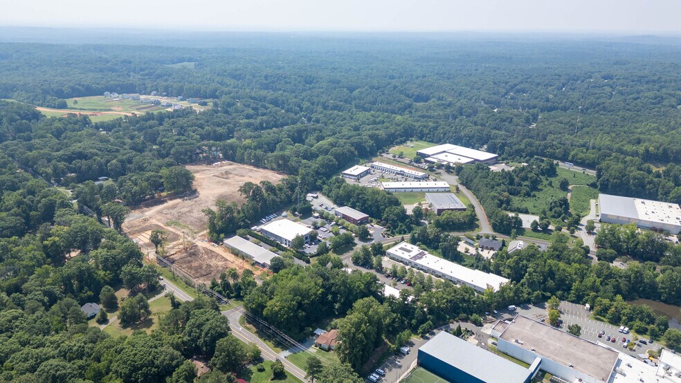 More Photos Of 600 Meadowlands Dr, Hillsborough Research And Development For Lease