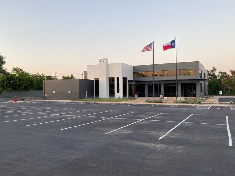More Photos Of 600 N Bell Blvd, Cedar Park Medical For Lease