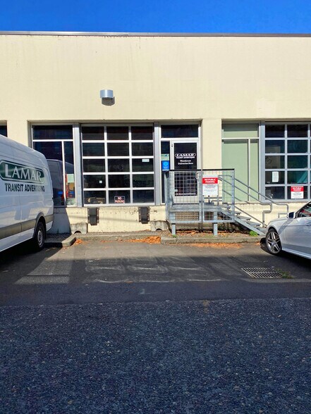 More Photos Of 2200 NW Savier St, Portland Flex For Lease