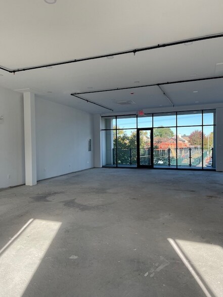 More Photos Of 18610 Union Tpke, Fresh Meadows Storefront Retail Office For Lease