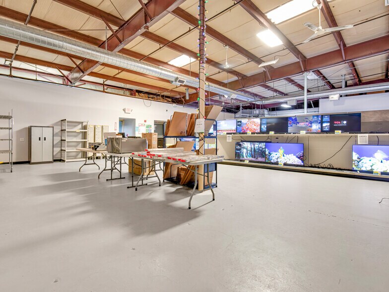 More Photos Of 55 Electronics Dr, Warwick Showroom For Sale