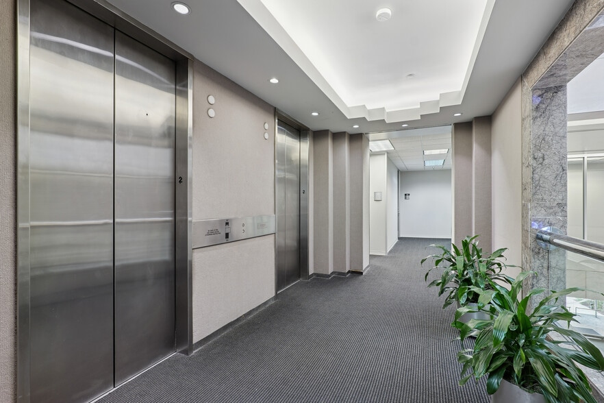 More Photos Of 3027 Marina Bay Dr, League City Office For Lease