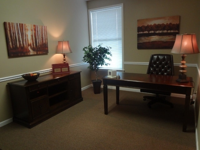 More Photos Of 130 Hillcrest Dr, Clarksville Medical For Lease