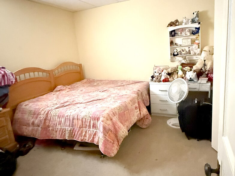 More Photos Of 401-405 Carlisle Ave, York Storefront Retail Residential For Sale