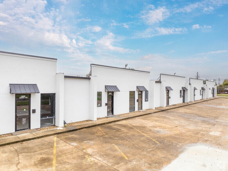 More Photos Of 1800 Dabney Dr, Pasadena Office Residential For Lease