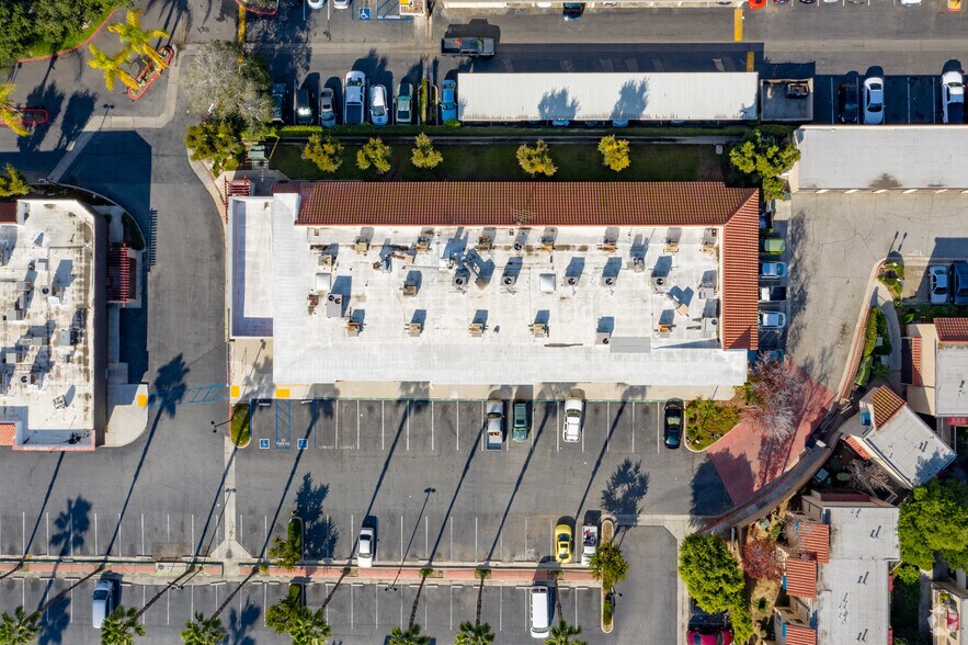 More Photos Of 134-150 N Grand Ave, West Covina General Retail For Lease