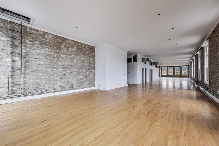 More Photos Of 1312 W North Ave, Chicago Loft Creative Space For Sale