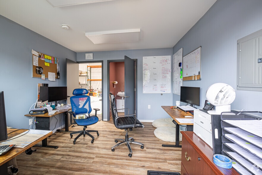 More Photos Of 310 Route 9, Waretown Flex For Lease