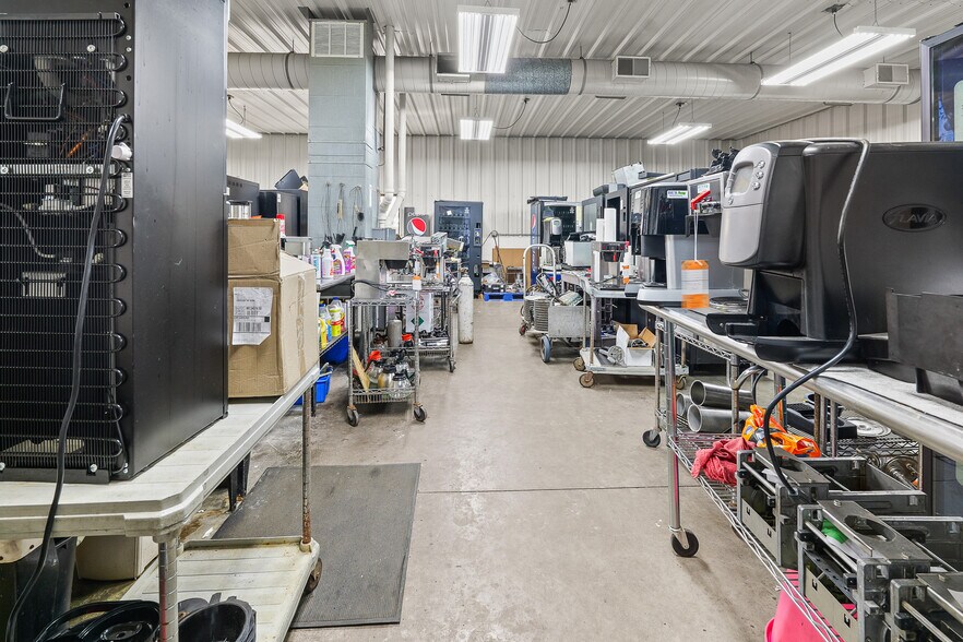 More Photos Of 560 Rolling Meadows, Fond Du Lac Light Distribution For Sale