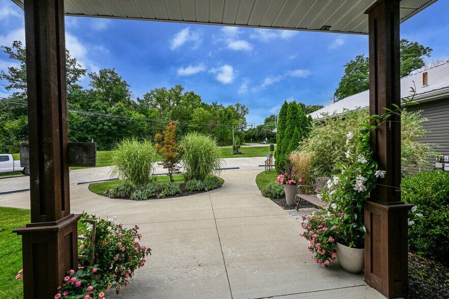 More Photos Of 4434 Wadsworth Rd, Norton Freestanding For Sale