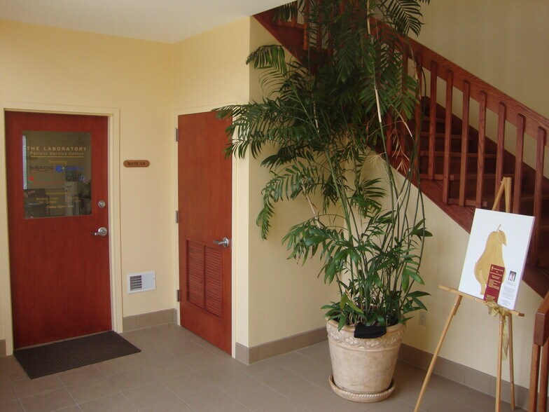 More Photos Of 167 Main St, Metuchen Medical For Lease