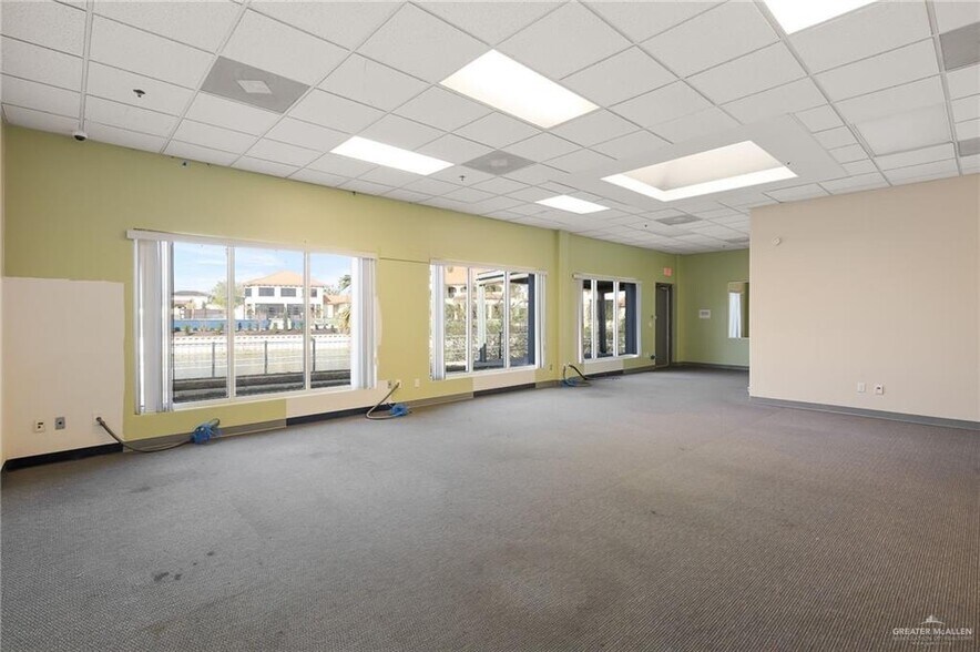 More Photos Of 451 E Alton Gloor Blvd, Brownsville Medical For Sale