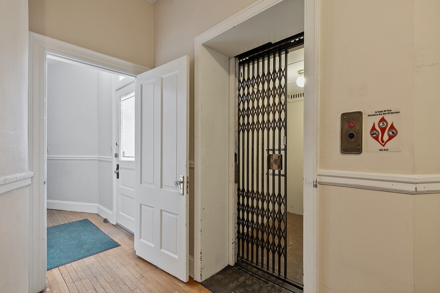 More Photos Of 311 S Arthur Ashe Boulevard, Richmond Office Residential For Sale