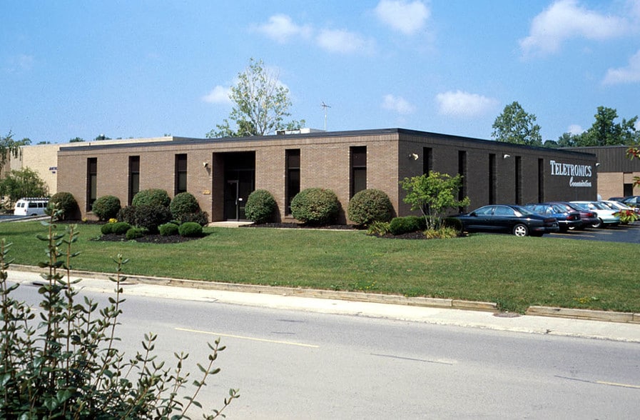 Primary Photo Of 1200-1240 Valley Belt Rd, Brooklyn Heights Flex For Lease