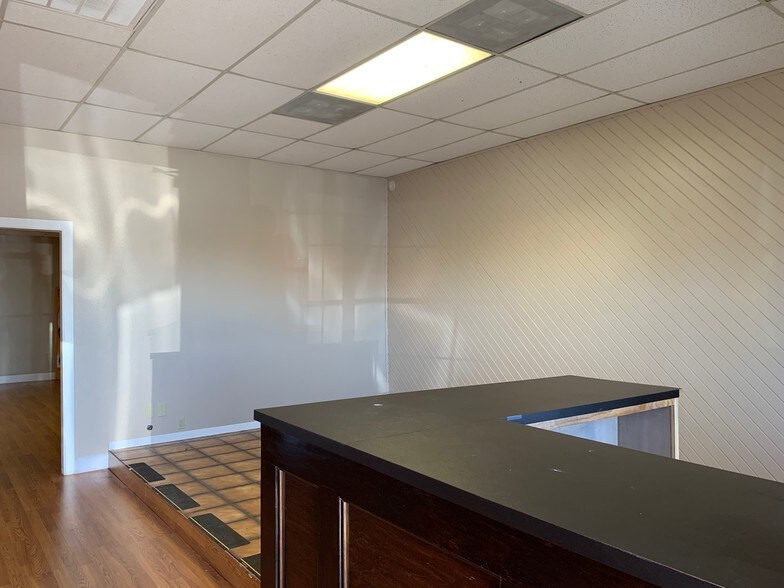 More Photos Of 126 Shadow Mountain Dr, El Paso Restaurant For Lease