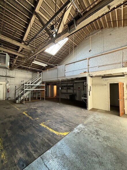 More Photos Of 322 Fourth st, Emmaus Warehouse For Lease