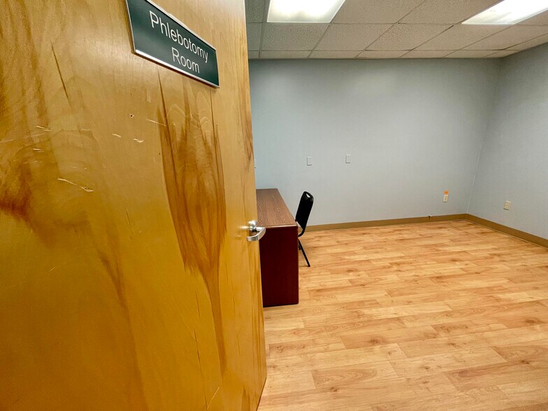 More Photos Of 1125 E Michigan Ave, Battle Creek Storefront Retail Office For Lease